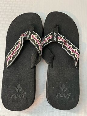 Reef Women’s Black Sandals with Pink and Cream Woven Detail